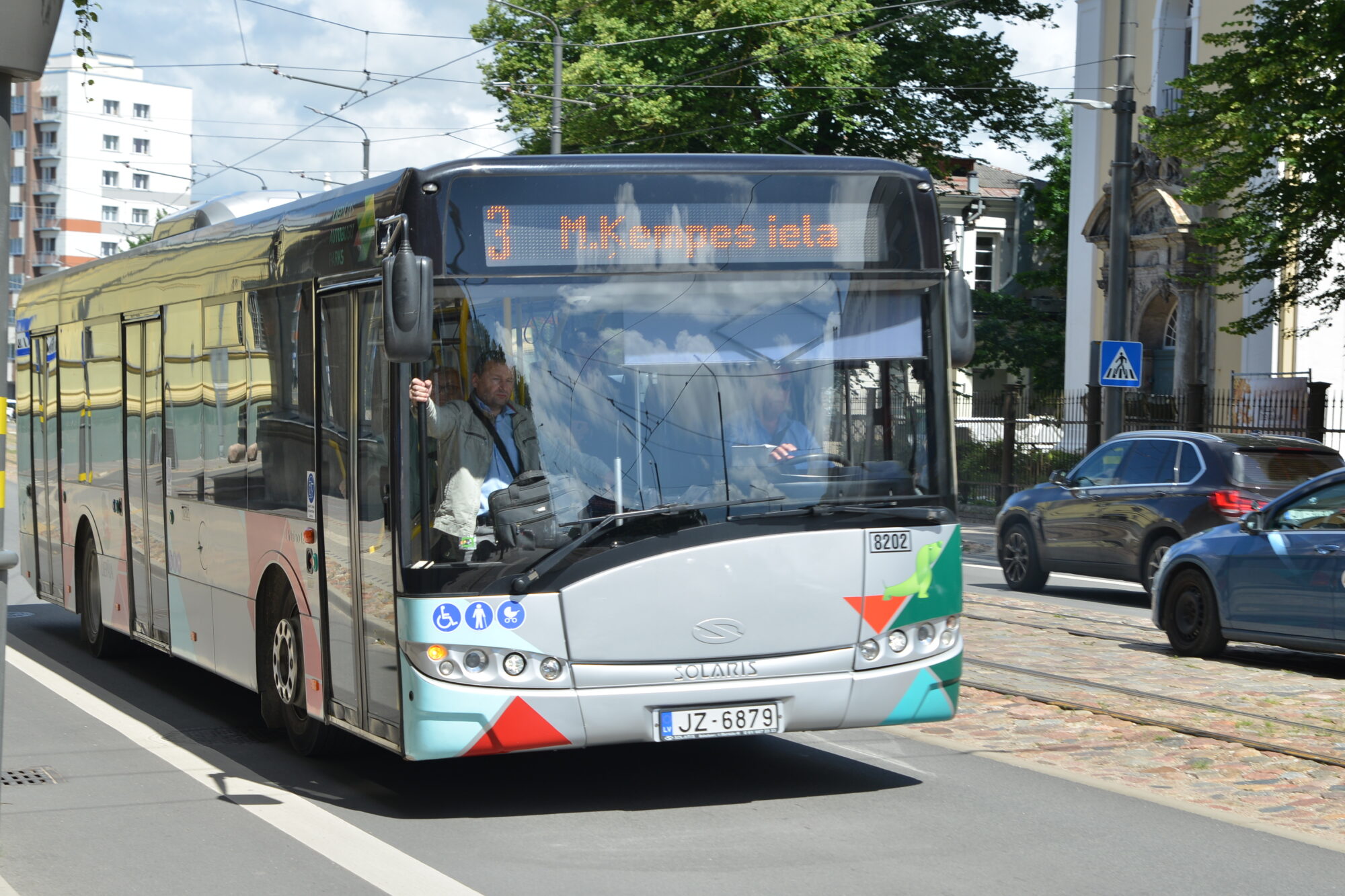 Sarūgtinājums par dienas vidus mēnešbiļetes likvidēšanu