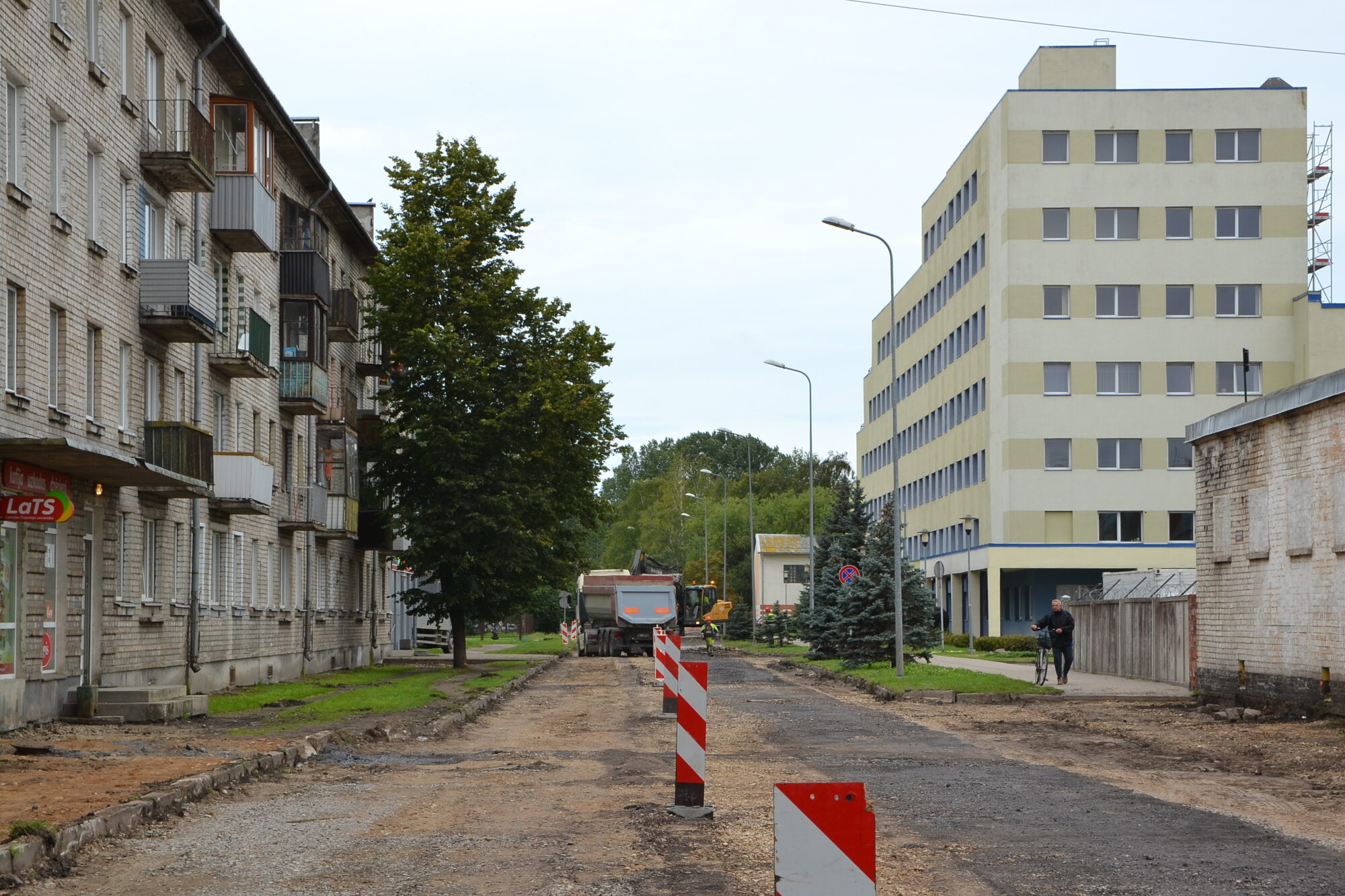 Sāk pārbūvēt Roņu ielu