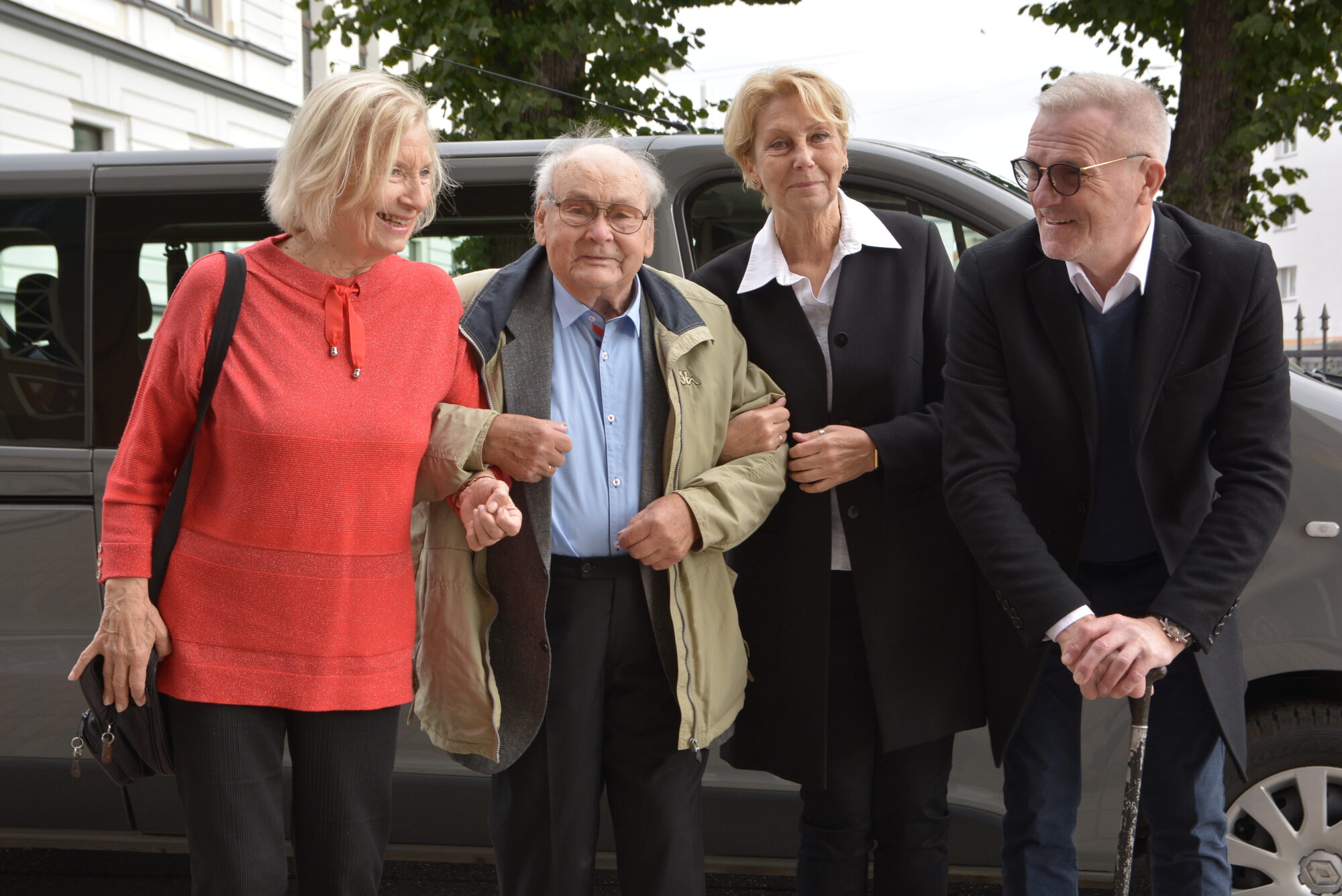 Ilggadējam Liepājas teātra direktoram Voldemāram Pūcem – 90