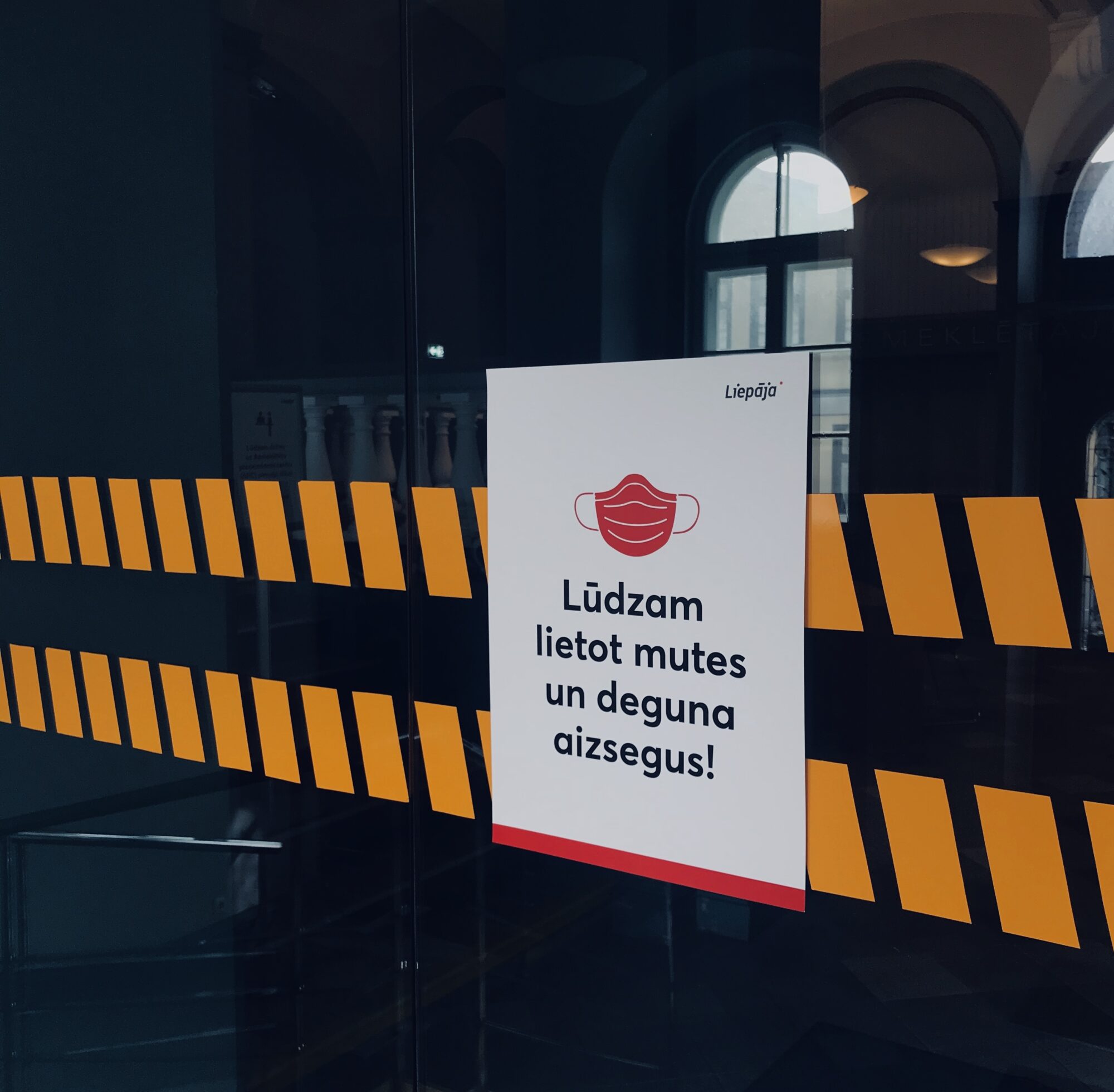 Apmeklētājiem Liepājas pilsētas pašvaldības administrācijas telpās jālieto sejas maska