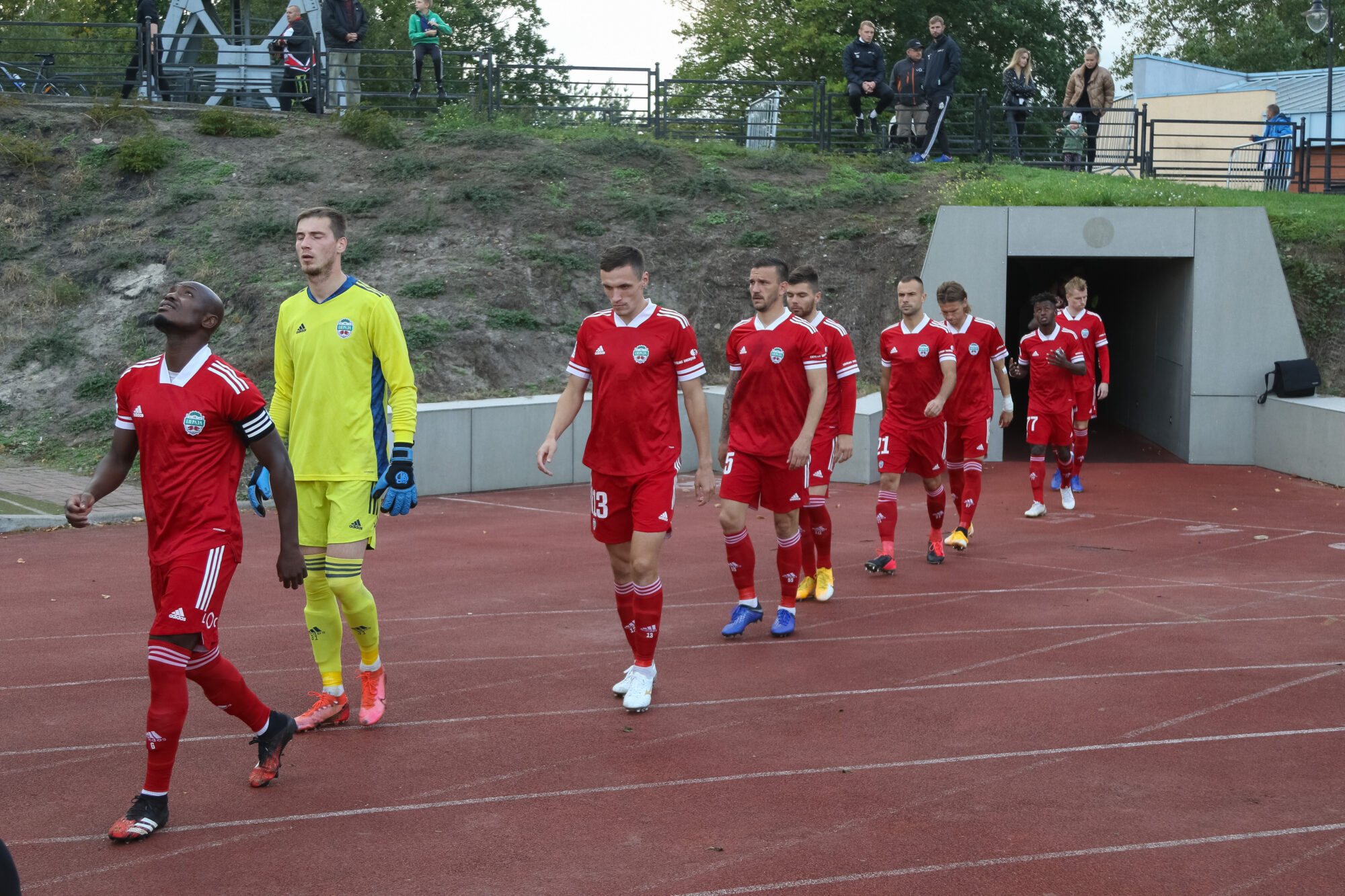 Futbola virslīga atgriežas ar cīņu par medaļām