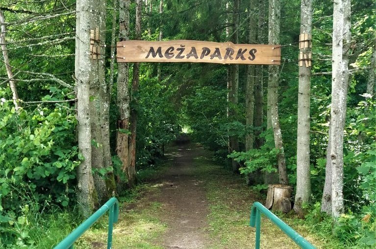 Cīravas mežaparkā var šaut ar loku
