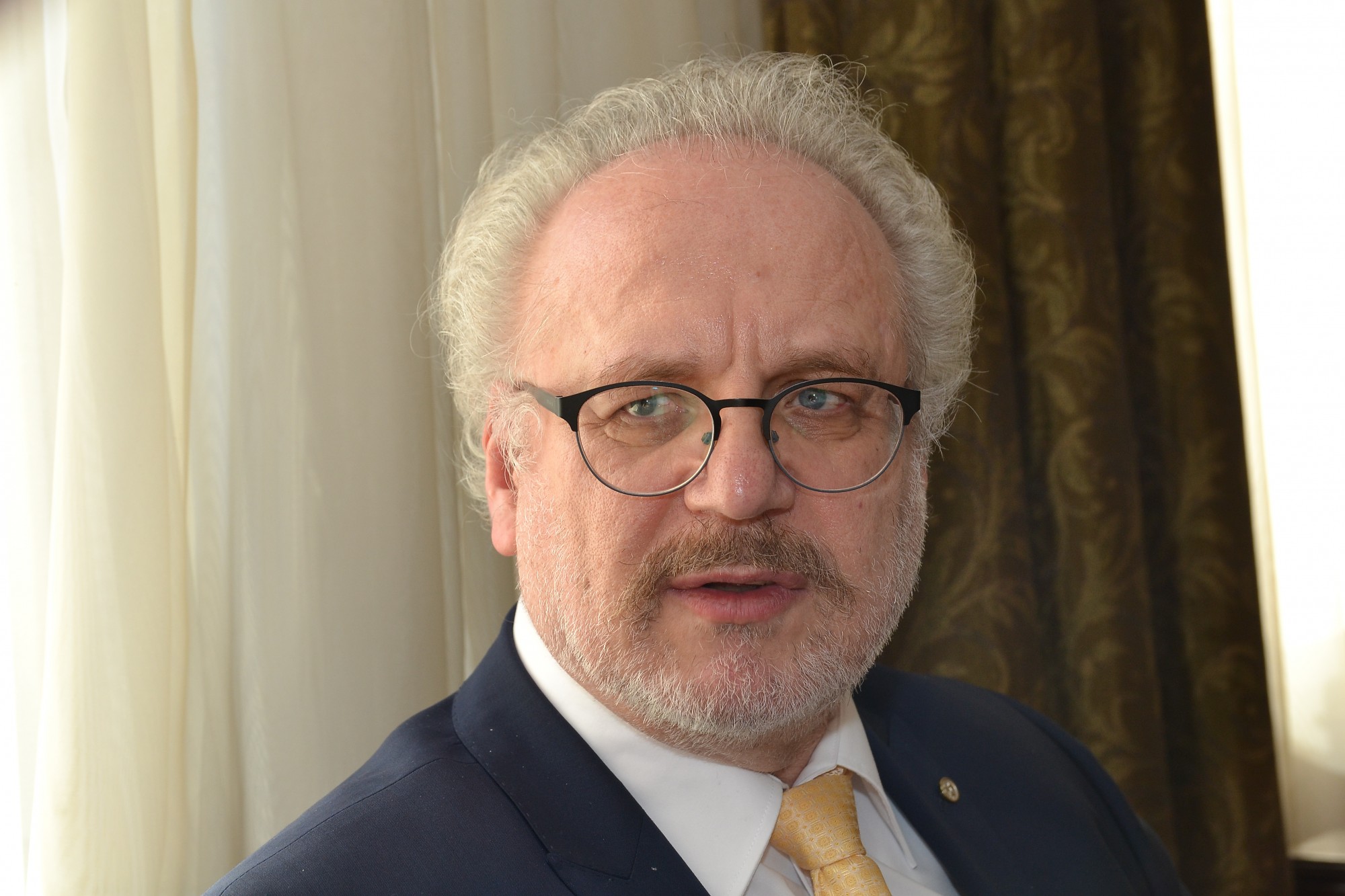 Levits aicina sabiedrību mobilizēties, lai Latvija spētu apturēt Covid-19 izplatību