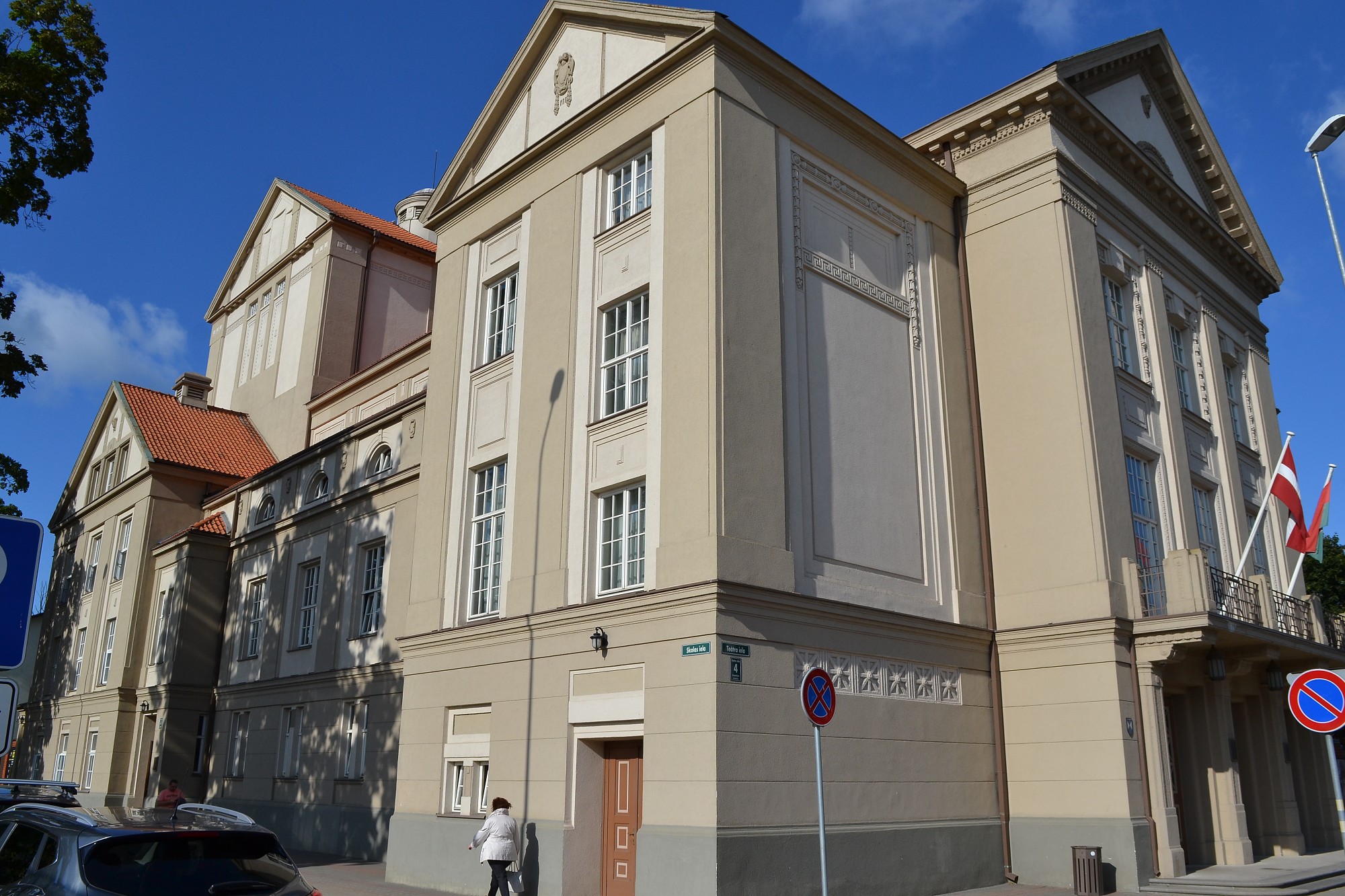 Informē par izmaiņām teātra biļešu iegādē