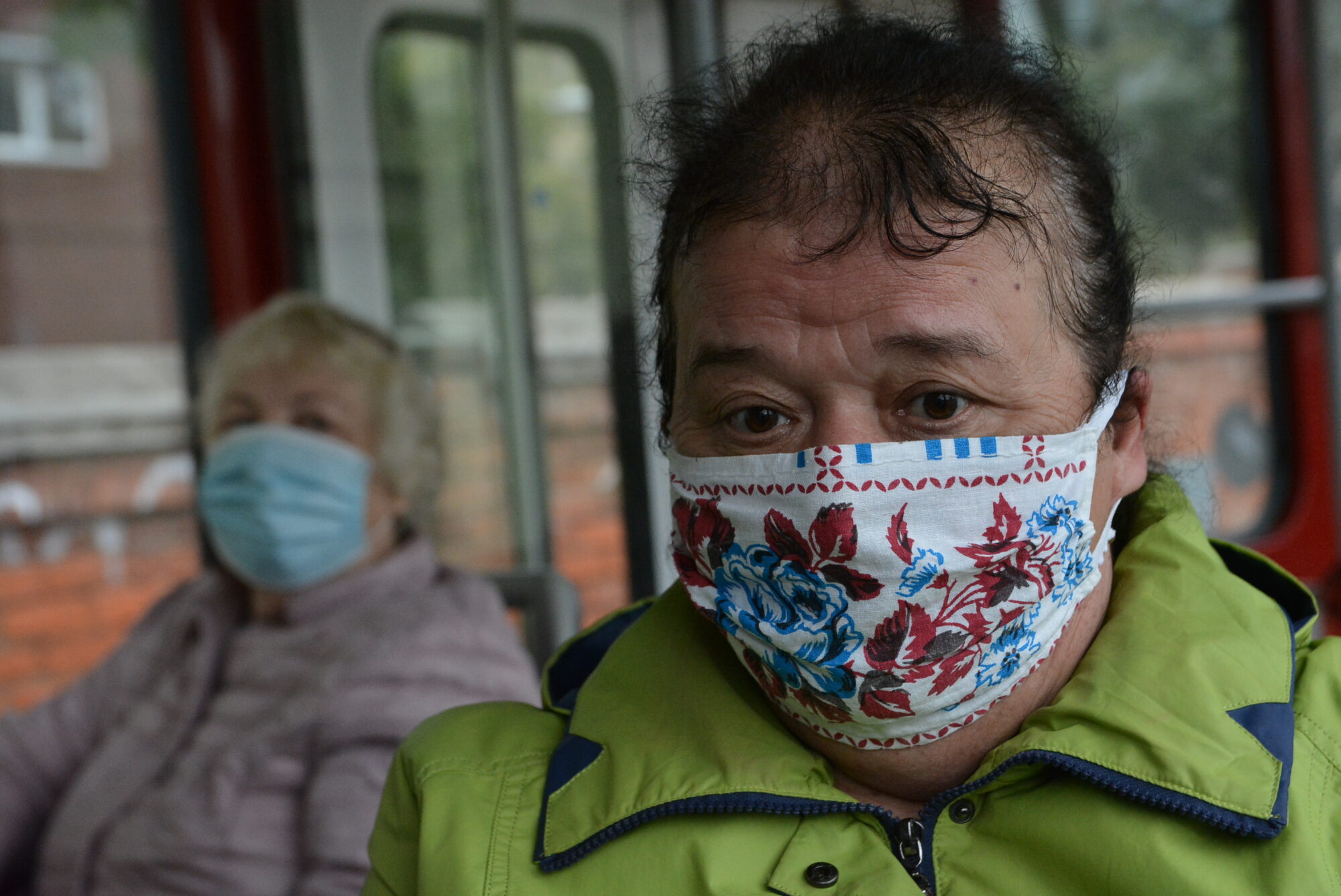 Pasažieri atkal maskās, taču citi par to neko nezina, bet citiem piemirsies