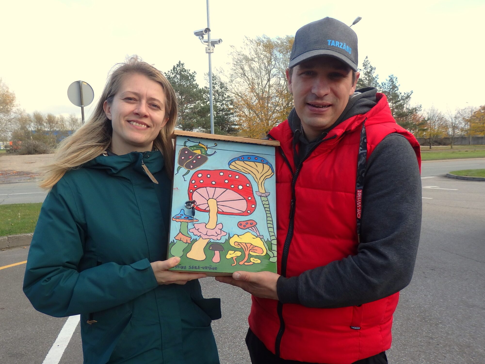 Karostas festivālā apgleznotās pastkastes rotās Karostas namus
