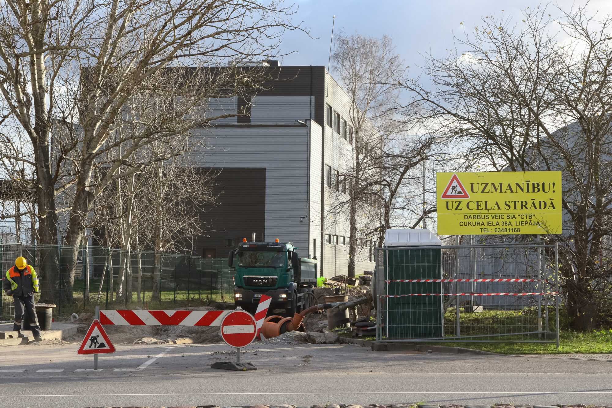 Ezermalas ielā šoziem raks tranšejas un caurules