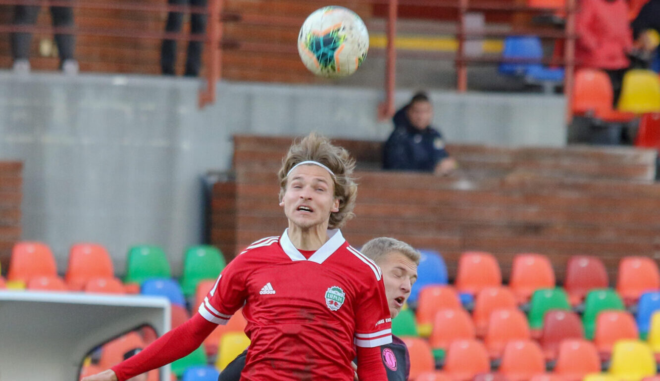 Futbola izlasi ieinteresē Stuglis, bet ne Karašausks