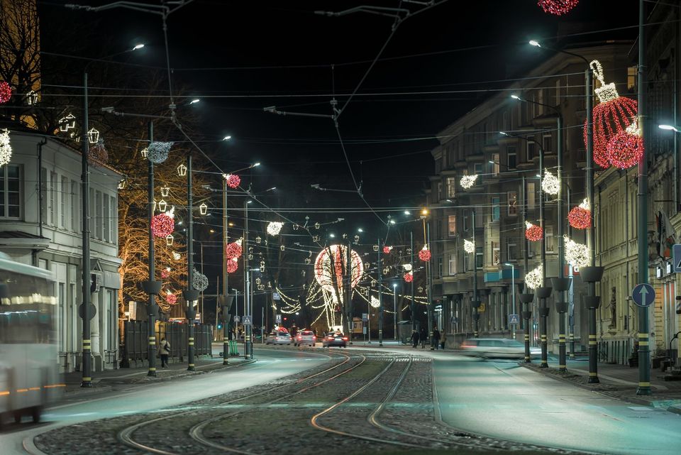 Ziemassvētku noskaņas radīšanai vairākās vietās pilsētā skanēs svētku mūzika