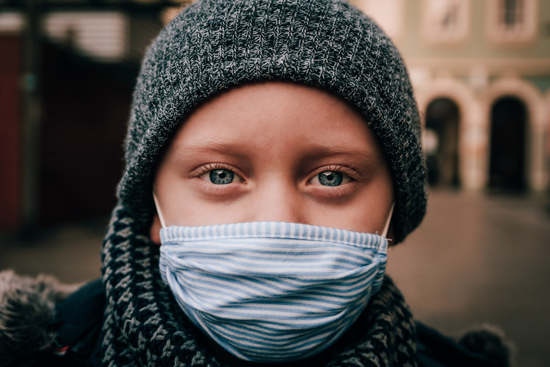 Valdība nemainīs lēmumu par obligātu sejas masku lietošanu arī sākumskolās