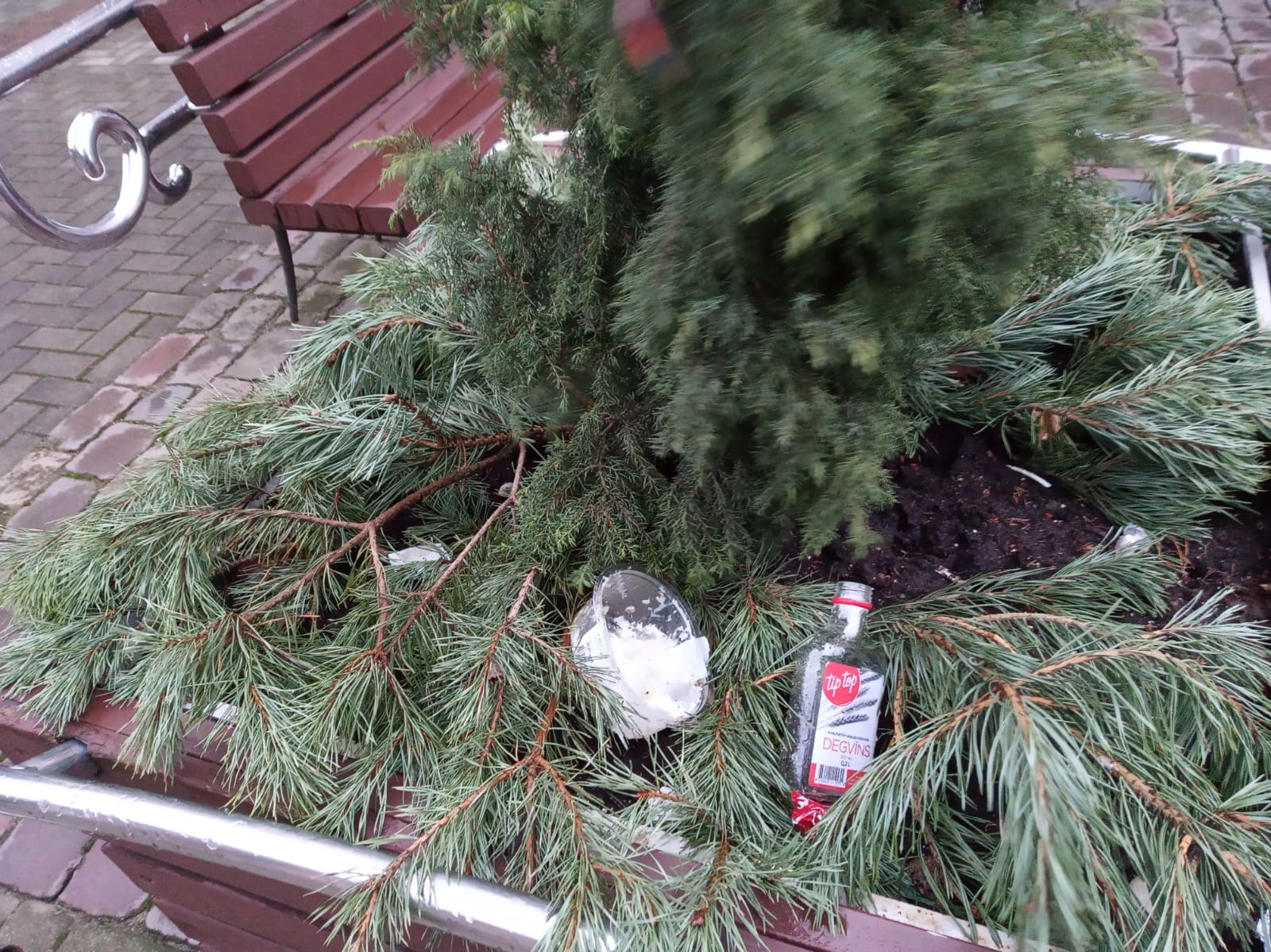 Tirgoņu iela ar tīrību neizceļas