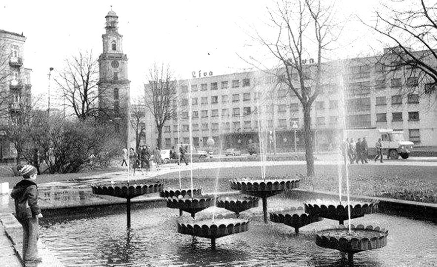 Skvērā pie Liepājas Universitātes plānos strūklaku