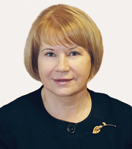 Ināra Dundure: Tiklīdz pasludina attālinātās mācības, tā būtu jānodrošina  datori izglītības iestādēm