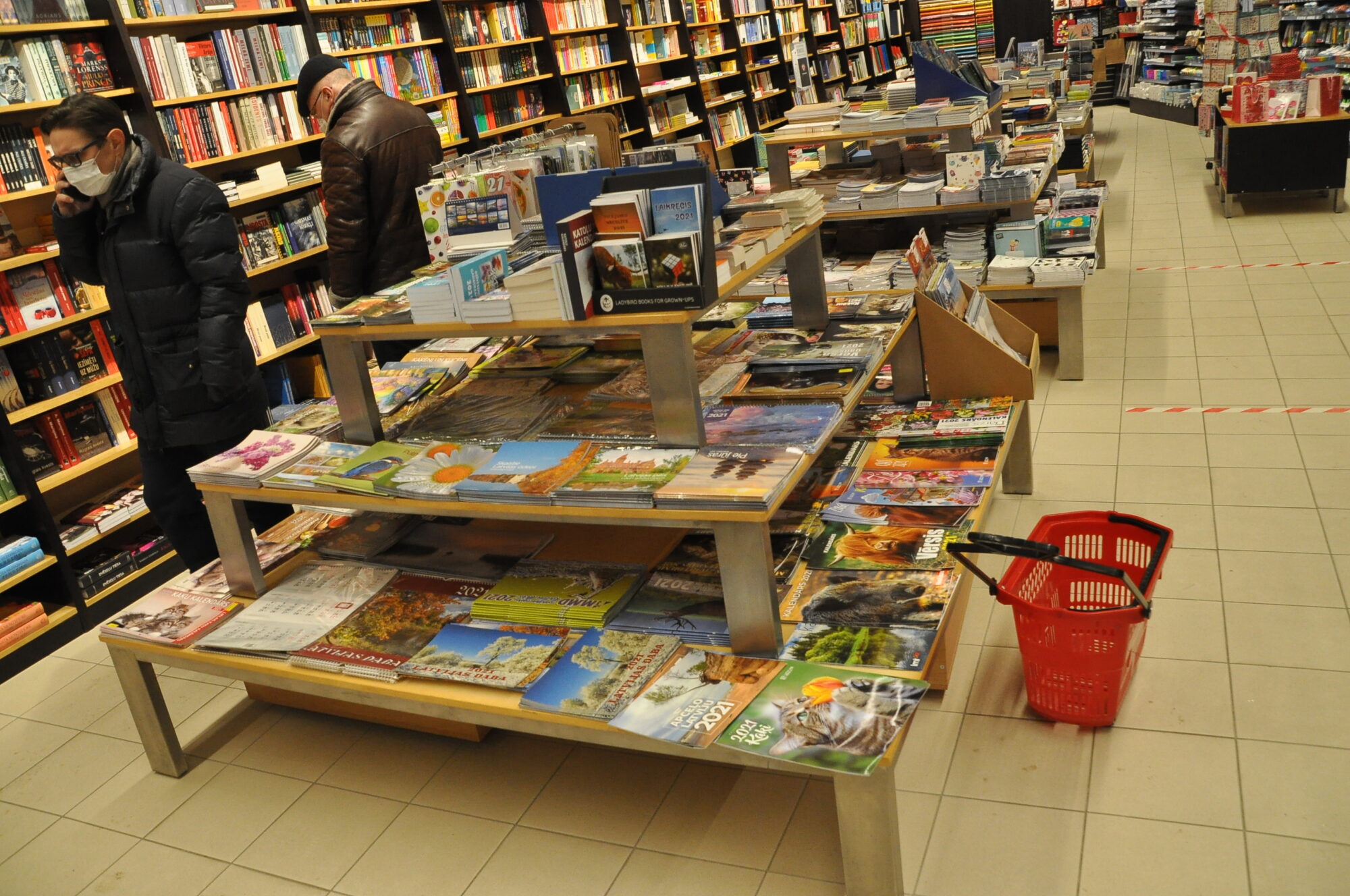 Tirdzniecības centros varēs darboties veikali ar atsevišķu ārēju ieeju