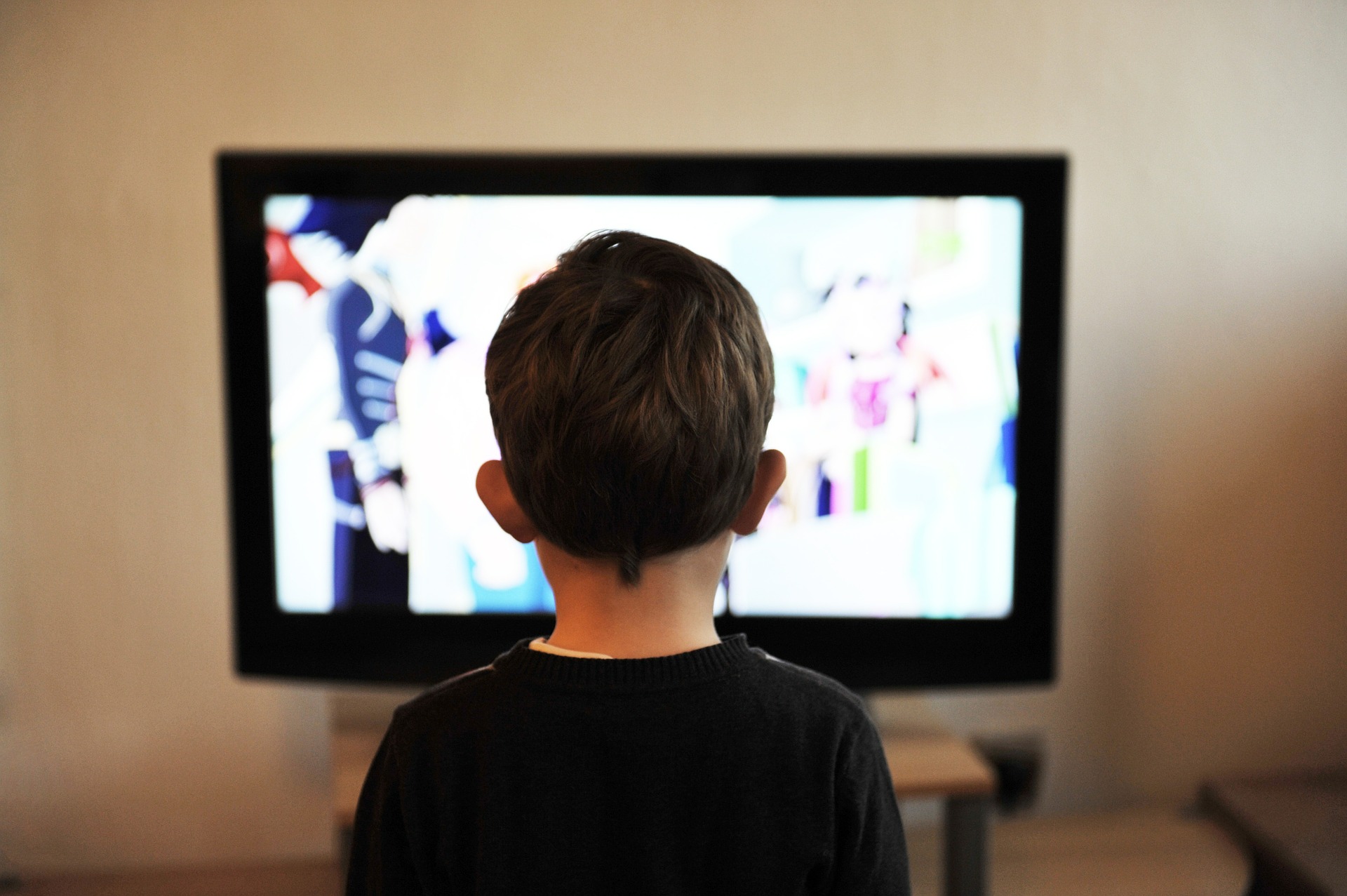 “Tet” pārtrauc sadarbību ar piecu Krievijas TV kanālu pārstāvjiem, kuri varētu būt pārkāpuši ES sankciju režīmu