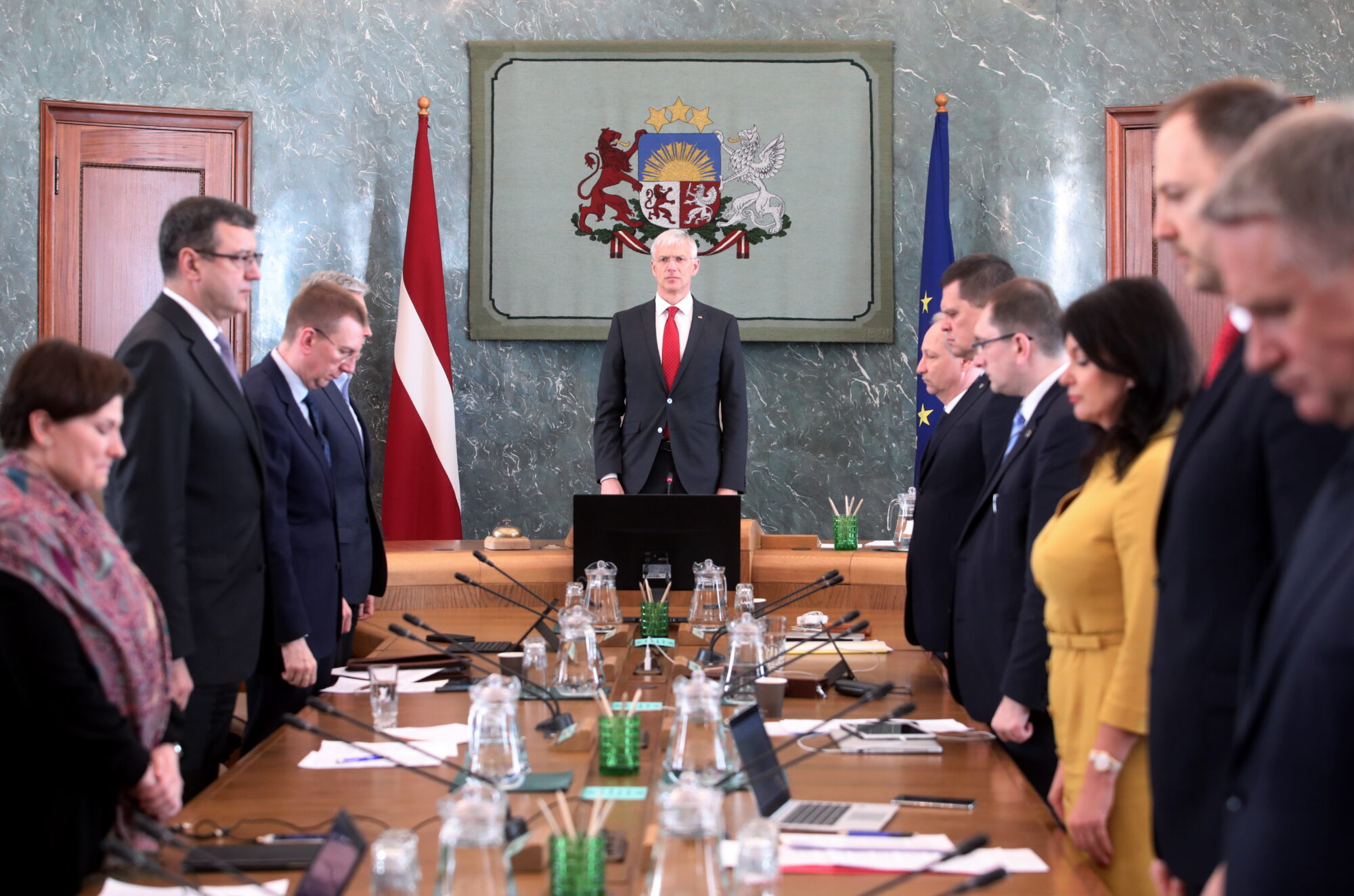 Aptauja: Janvārī Kariņa valdības darba vērtējums sasniedzis zemāko atzīmi tās darbības laikā