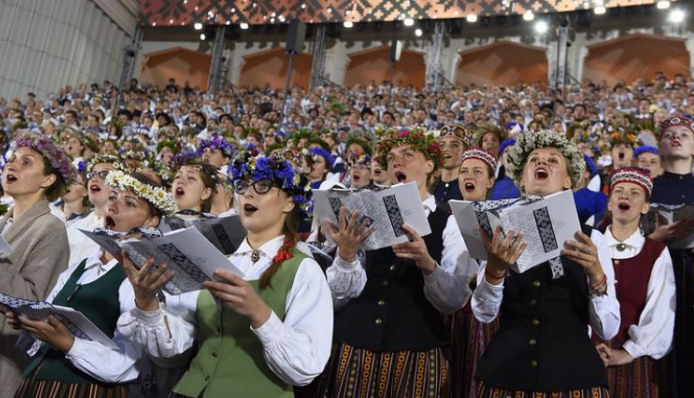 Rasas Bugavičutes-Pēces “Lec, saulīte” – starp koristu iemīļotākajām dziesmām