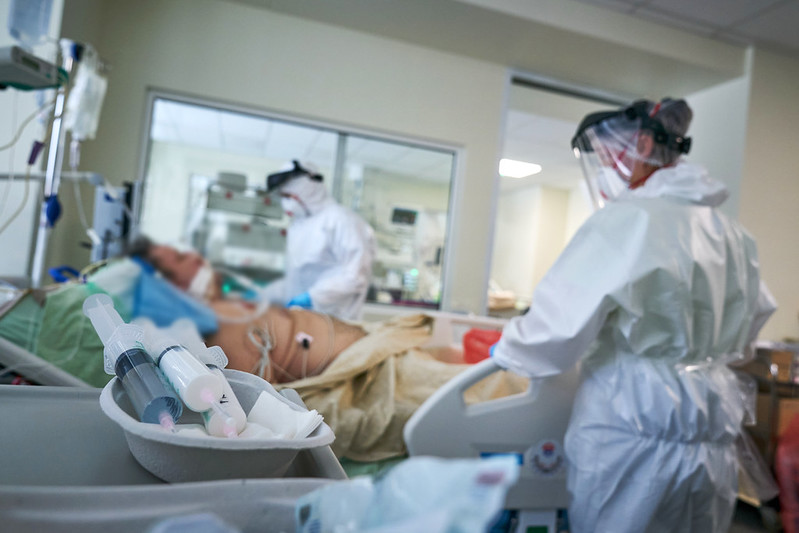 Trešdien atklāti 698 Covid-19 gadījumi un 17 sasirgušie miruši
