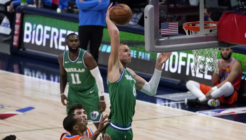 Porziņģim otrajā spēlē pēc kārtas “double-double”
