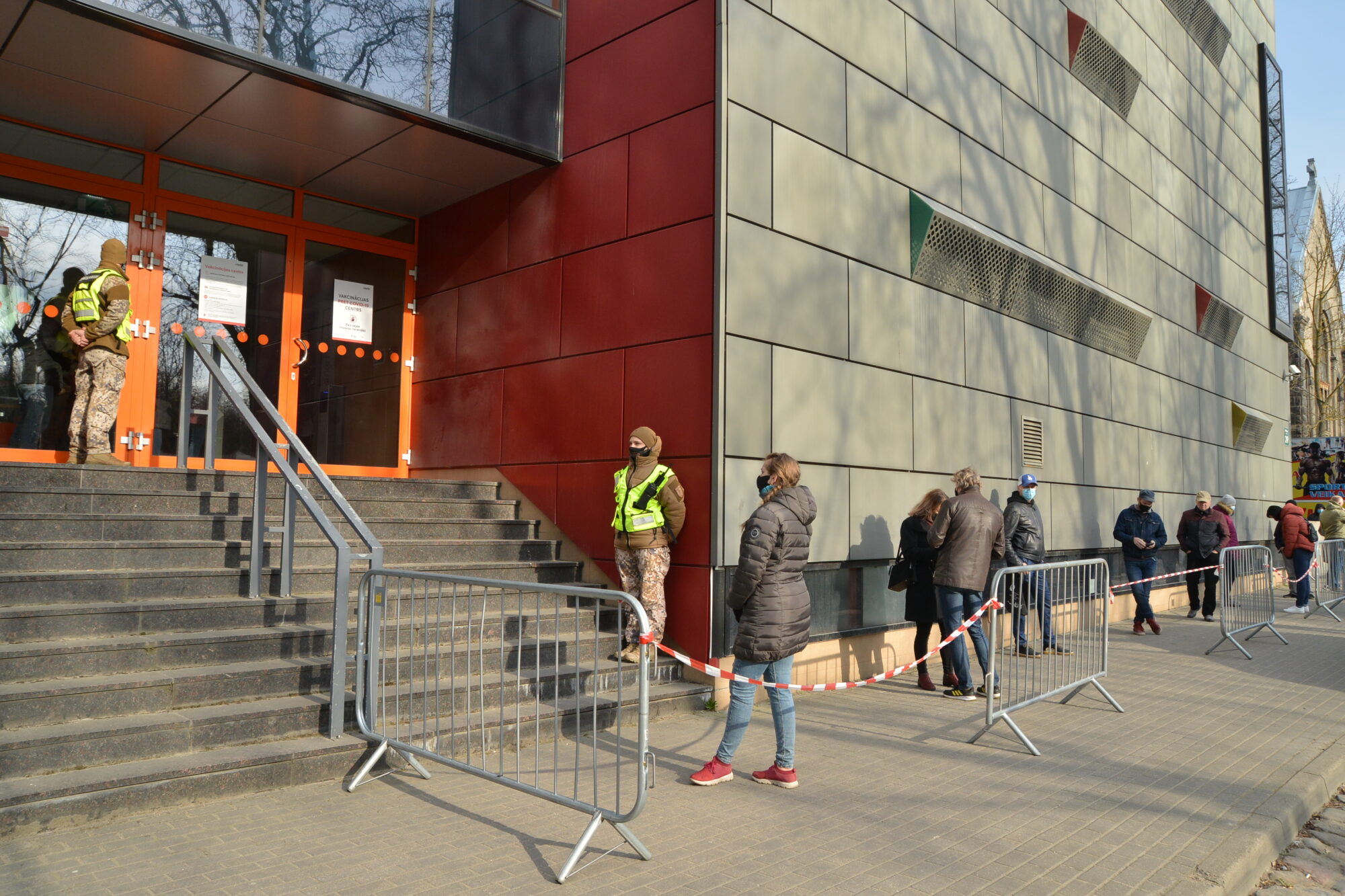 Divās dienās 453 vakcinētie, atsaucas arī pusaudži