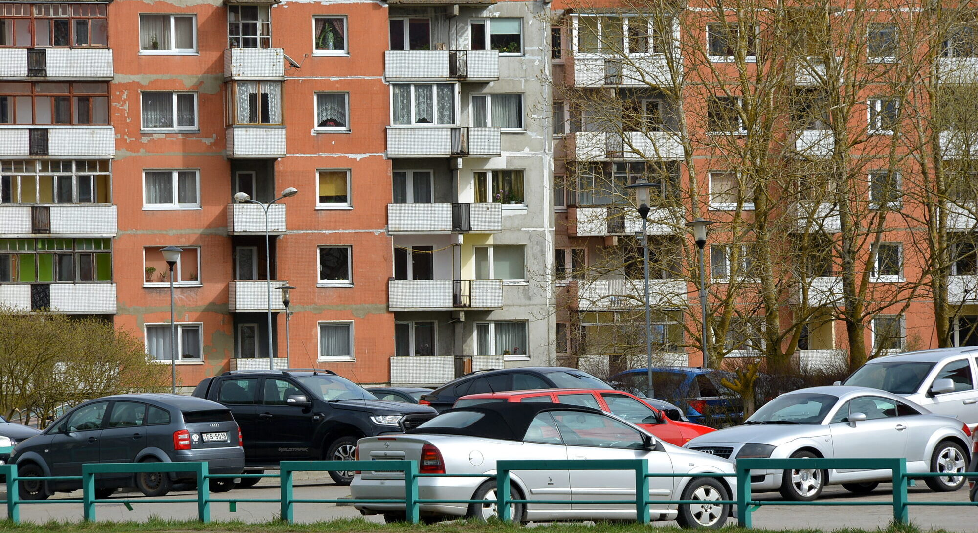 Dienvidrietumu rajona un Ezerkrasta iedzīvotāji slavē sakoptību, rājas par dubļiem un putekļiem