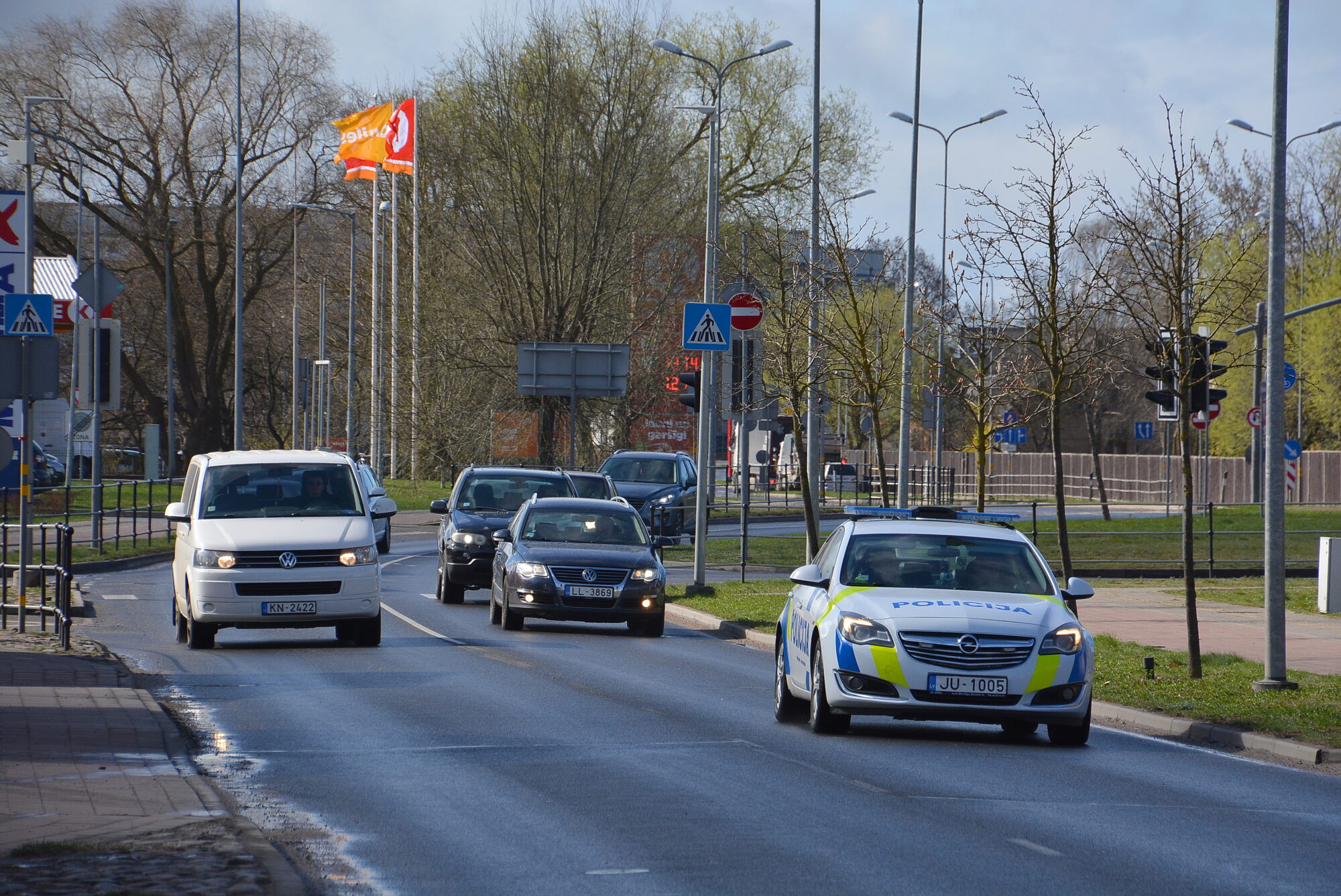 Ātruma kontroles maratonā pieķerts divas reizes vairāk pārkāpēju nekā ikdienā. Kāds “BMW” vadītājs traucies ar 190 kilometriem stundā