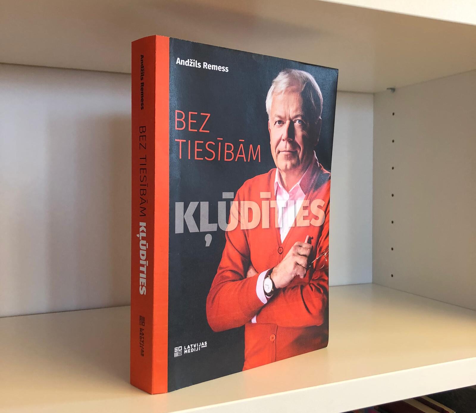Pirms vēlēšanām iznāks grāmata par Sesku dzimtu