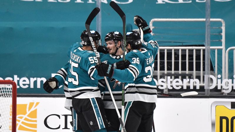 Balceram astotie vārti sezonā, “Sharks” piedzīvo zaudējumu pagarinājumā