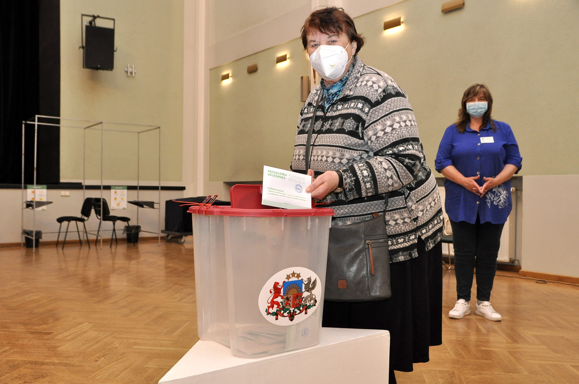 Kad mazāk ļaužu, ērtāk. Sākas iepriekšējā balsošana pašvaldību vēlēšanās