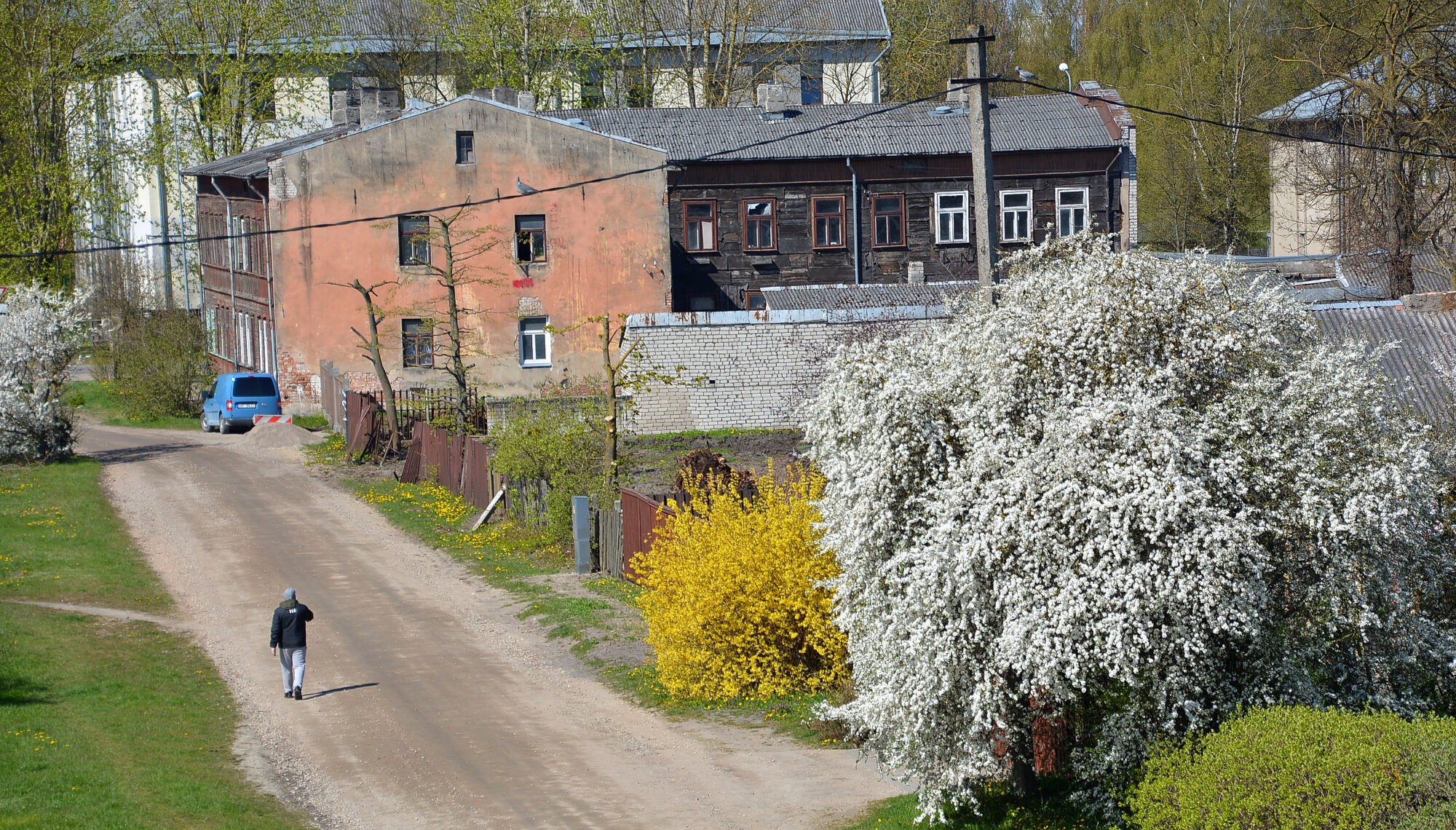 Ar rotaļlaukumiem labai atzīmei nav diezgan. Jaunliepājas un Velnciema iedzīvotāju problēmas – bērnudārza trūkums un bedrainas ielas