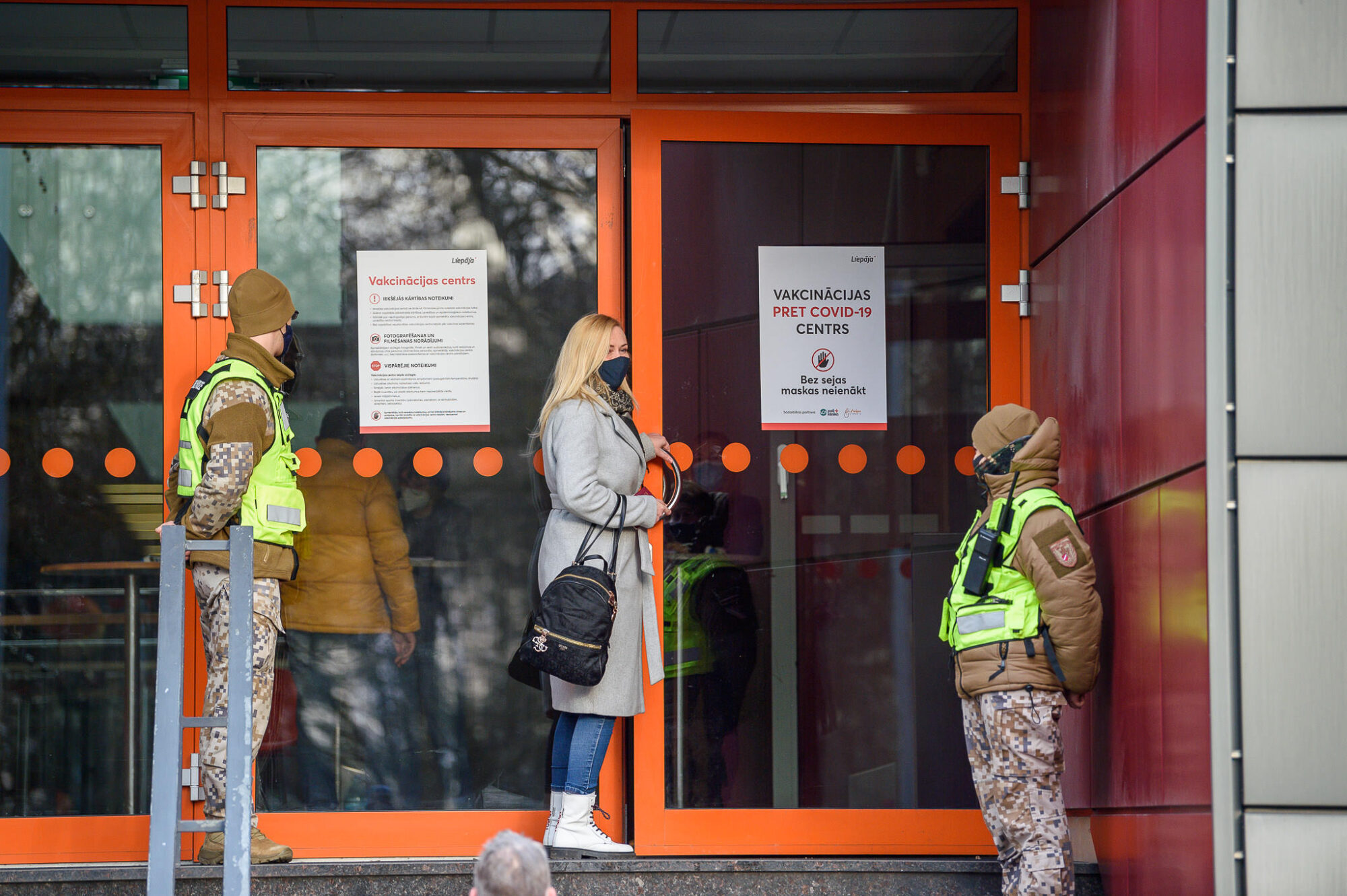 Šodien un rīt Liepājā būs atvērts vakcinēšanas punkts; potēs arī jauniešus vecumā no 16 gadiem