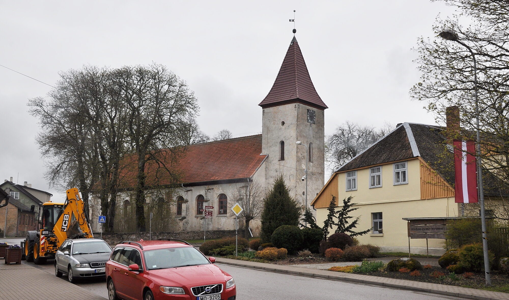 Esam laimīgi savās mājās! Durbes novada iedzīvotājus uztrauc, kā pēc teritoriālās reformas īstenošanas notiks pašvaldības pārvaldība