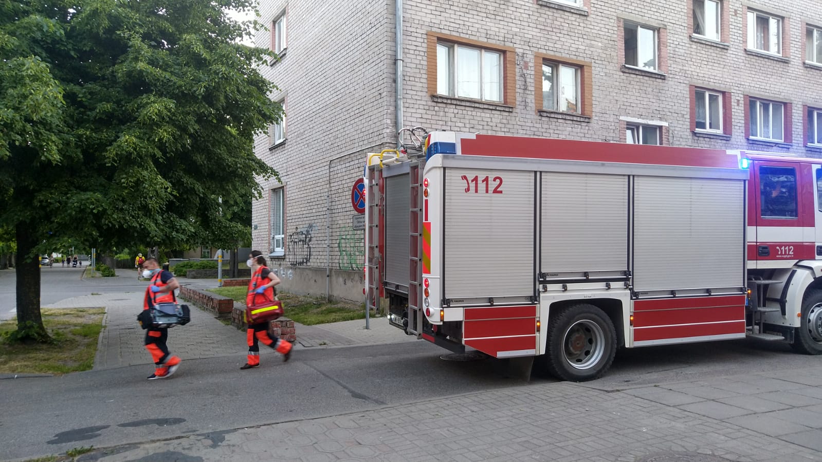 Daudzdzīvokļu mājā Ūliha ielā piedeg bez uzraudzības atstāts ēdiens