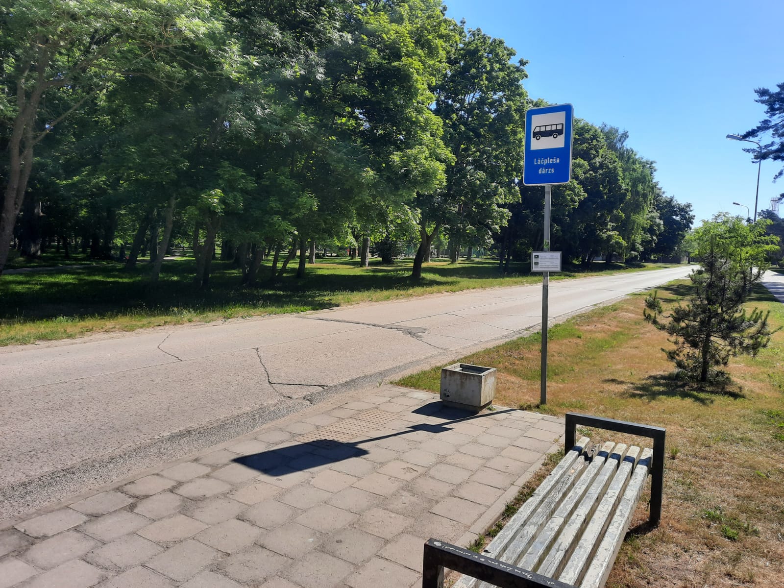 Karostas autobusu pieturvietu “O.Kalpaka tilts” pārdēvē par “Lāčplēša dārzs”