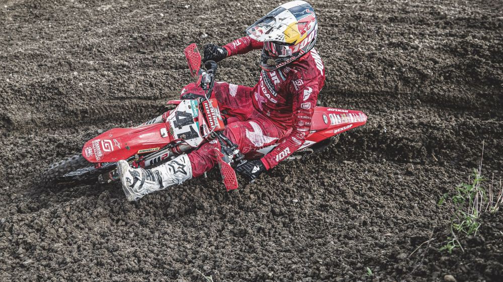Jonass izcīna sesto vietu MXGP posmā Lielbritānijā