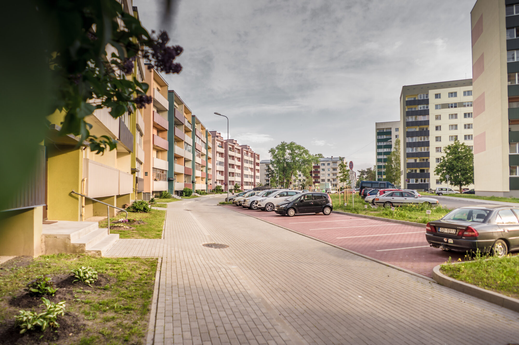 Atbalsta astoņus mikrorajonu pagalmu labiekārtošanas projektus nepilna miljona eiro vērtībā
