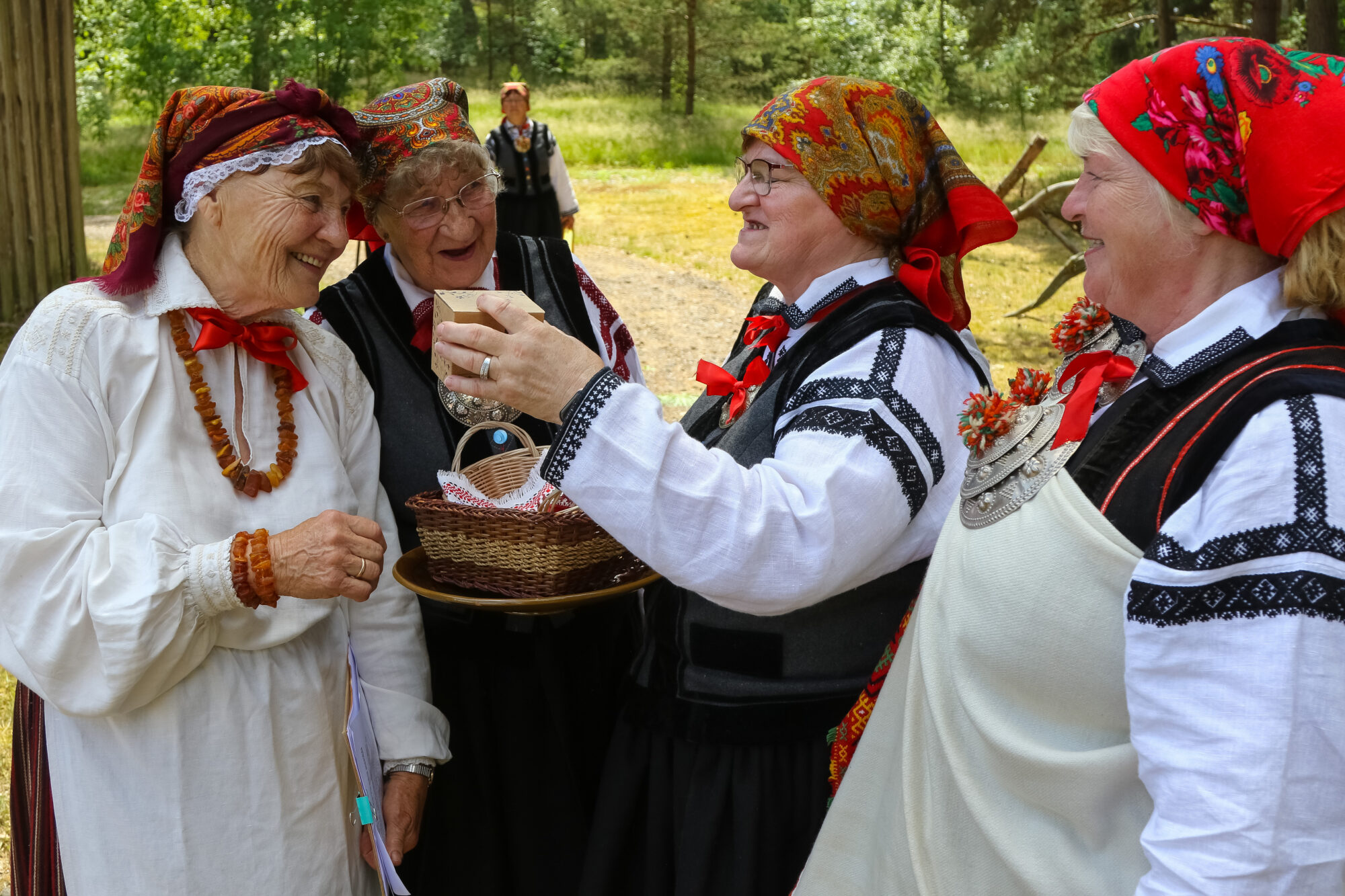 Nīcas novada Pērkones mājās nosvin vasaru un stiprina Dienvidkurzemes tradīcijas