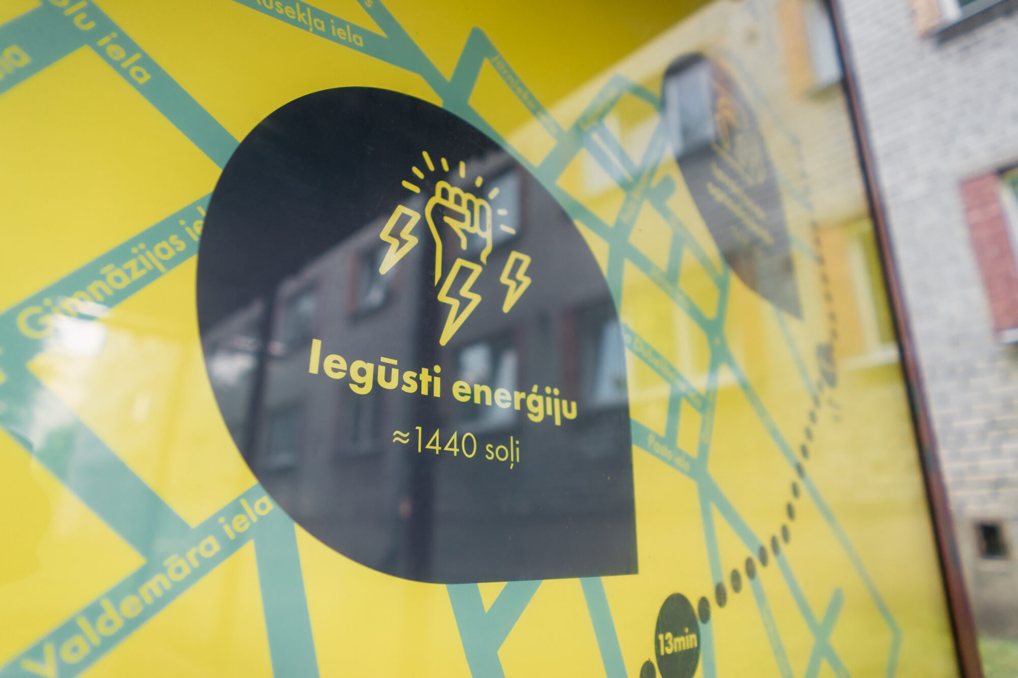 Mākslas akadēmijas studenti Liepājas pilsētvidē piedāvā mazkustīguma problēmas risinājumus