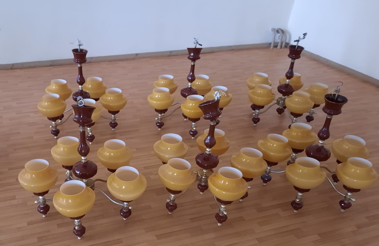 Nīcā izsolīs septiņas lustras