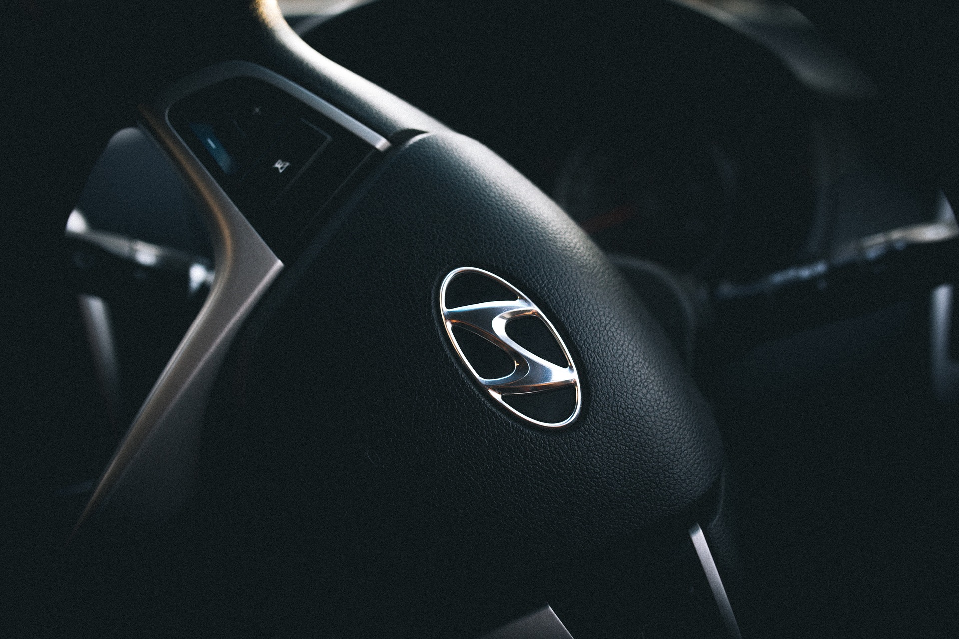 Grobiņas pagastā no viensētas nozog auto