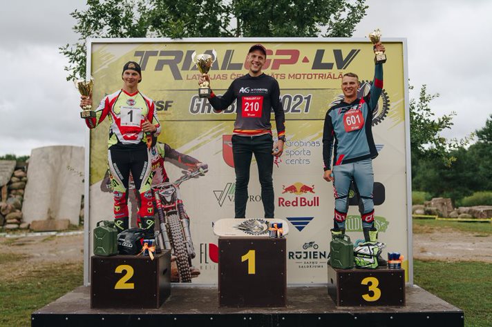 Andris Grīnfelds un Kristers Einass triumfē Latvijas čempionātā triālā Grobiņā