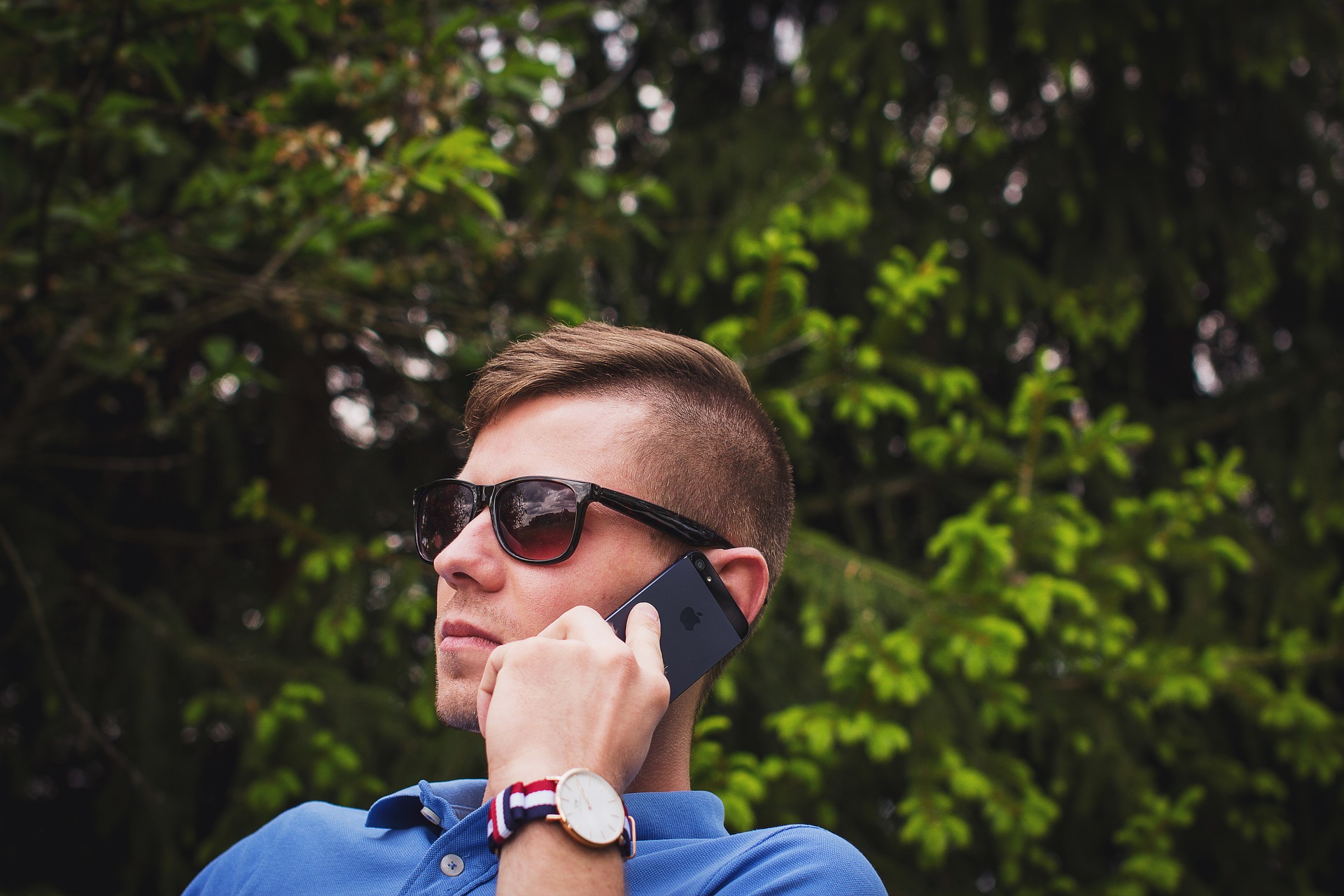 Telefonkrāpnieki uzdodas par policistiem un izmāna vairāk nekā 10 000 eiro
