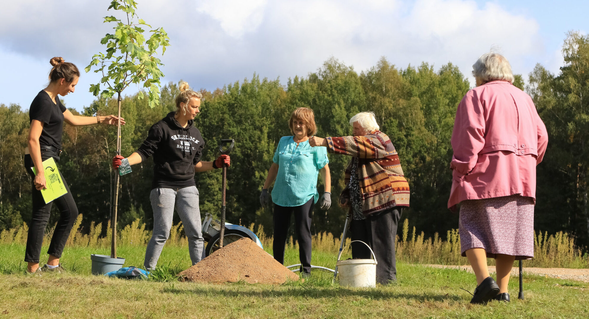 Iestādītie koki bagātinās ainavu un veidos izziņu taku