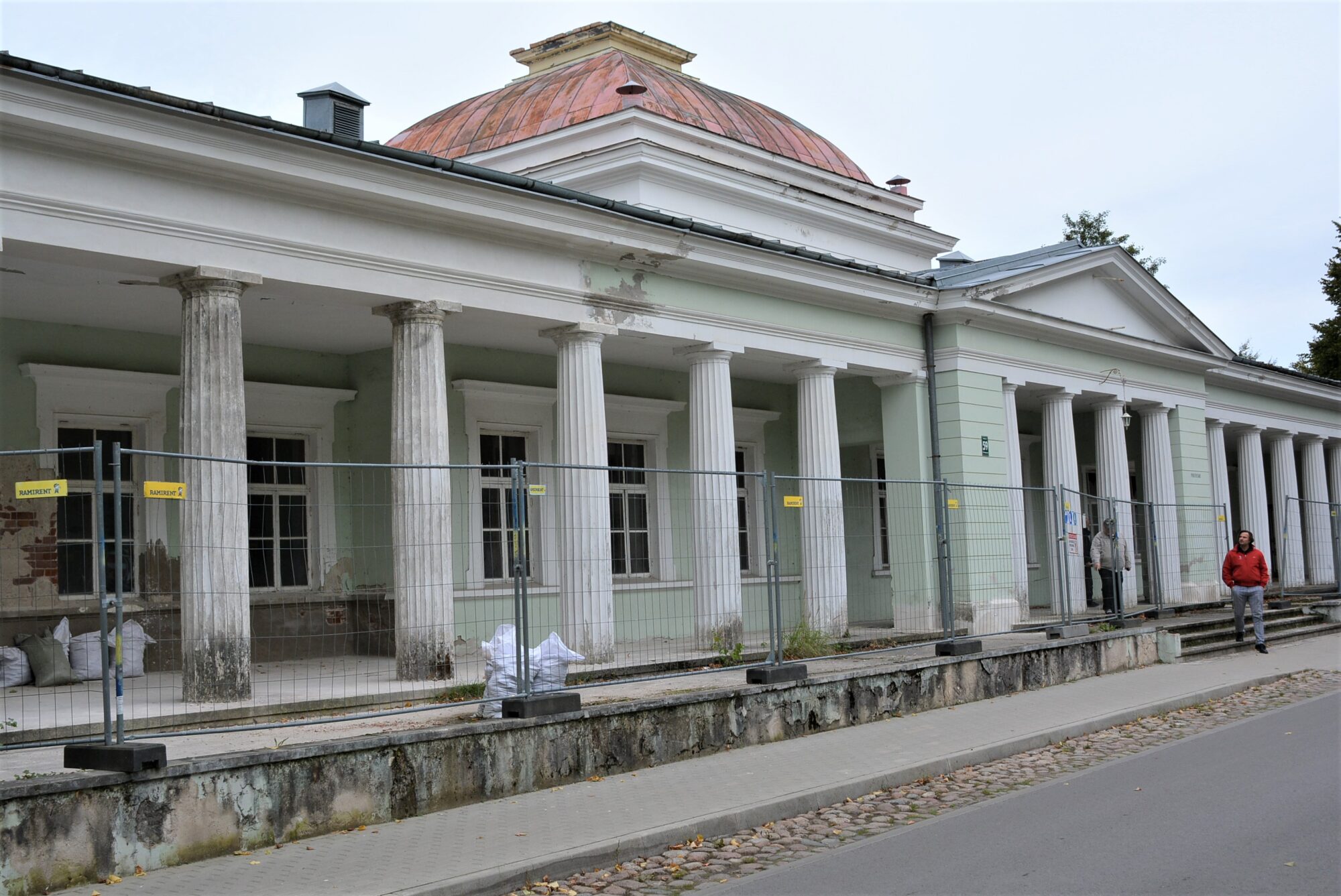 Sākta peldiestādes ēkas konservācija