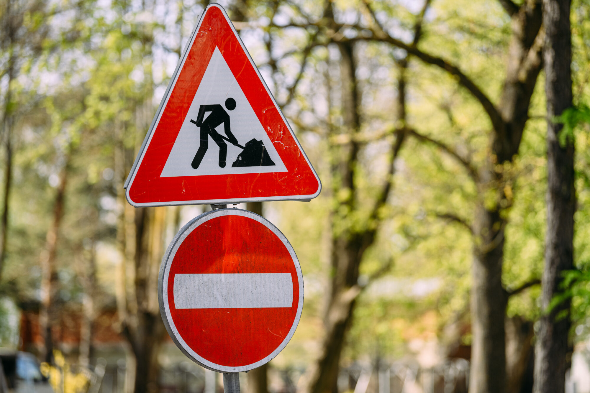 Slēgs satiksmi Celmu ielas posmā