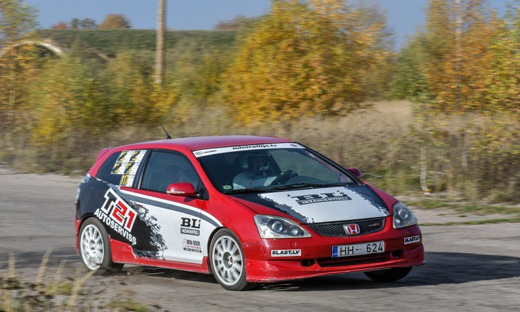 Vaiņodē finišējusi Latvijas autosprinta sezona