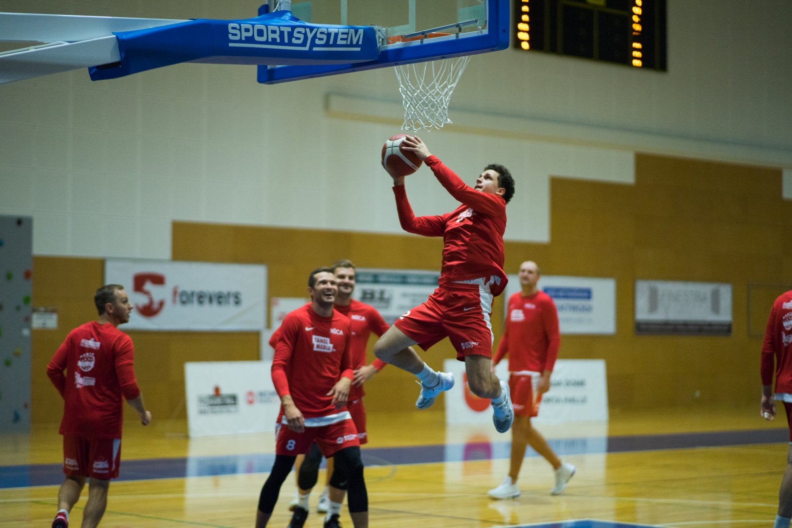 Mazo Kurzemes derbiju gaidot Latvijas reģionālajā basketbola līgā