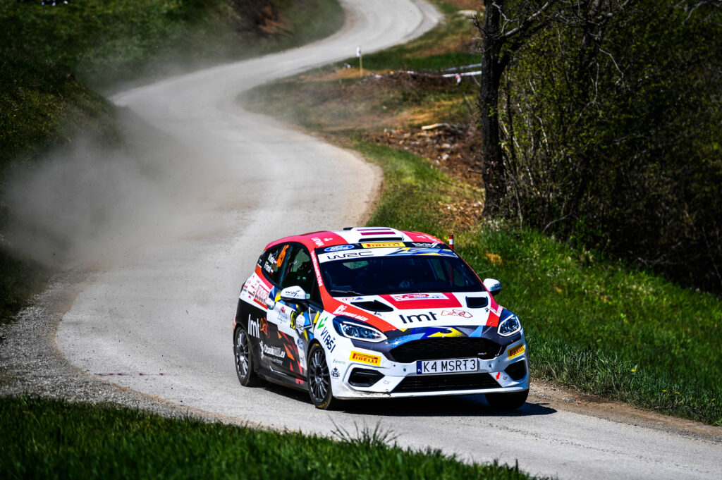 Seska ekipāža piektajā vietā pēc JWRC sezonas pēdējā posma pirmās dienas