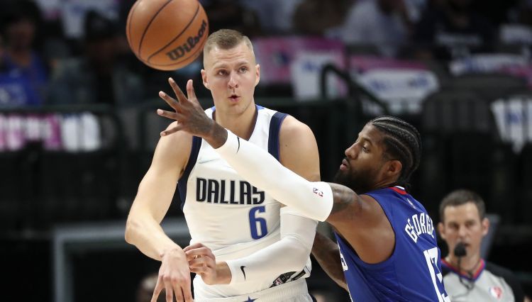 Porziņģim 15 punkti nepilnās 20 minūtēs “Mavericks” uzvarā pārbaudes spēlē