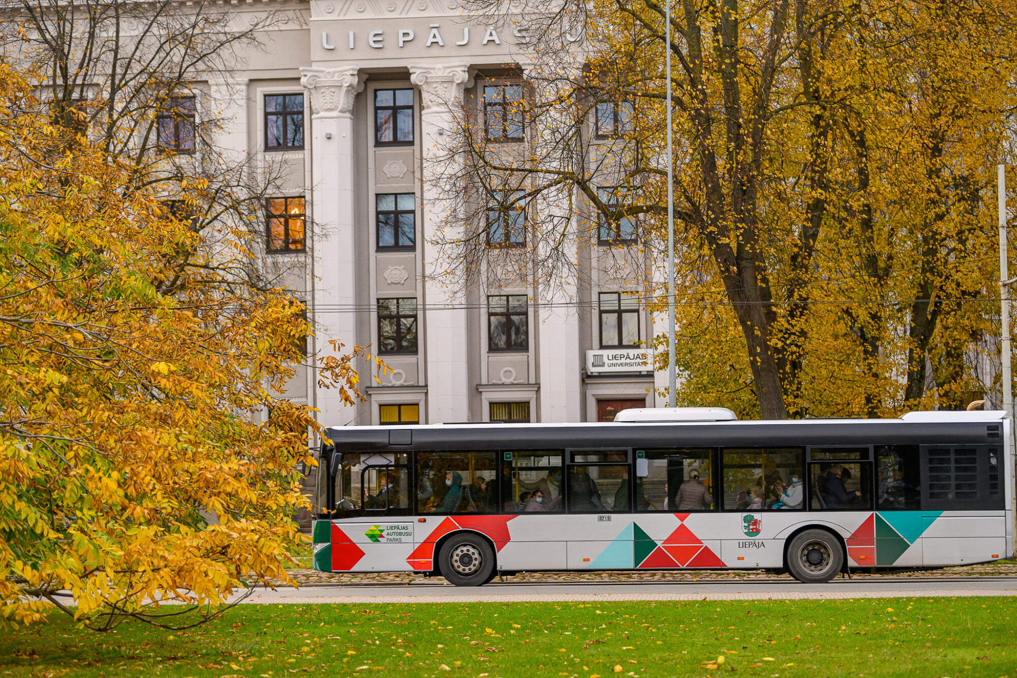 Rudens brīvlaikā skolēnu reisi netiks veikti
